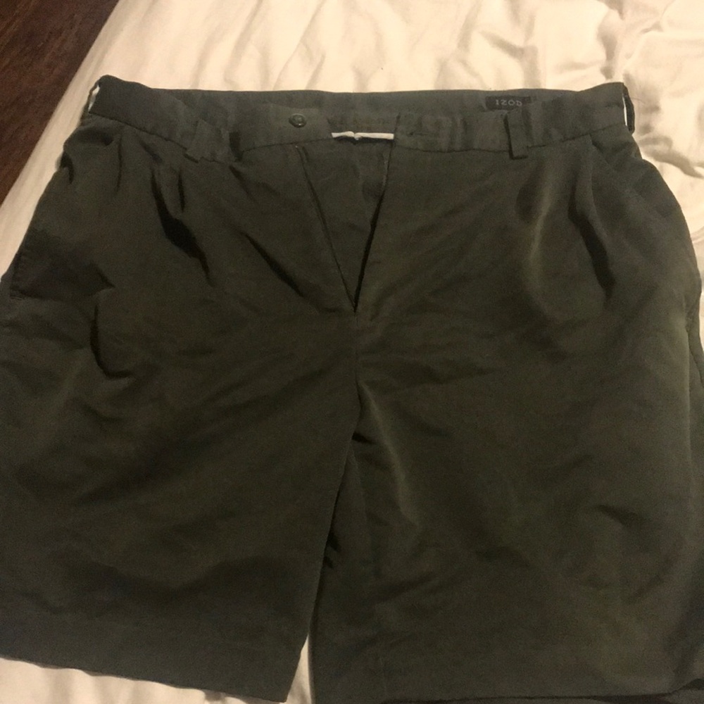 Izod Green Shorts Size 36